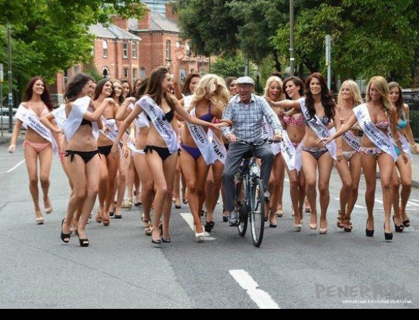 Dziadek i sporo lasek. Musi mieć sporą emeryture